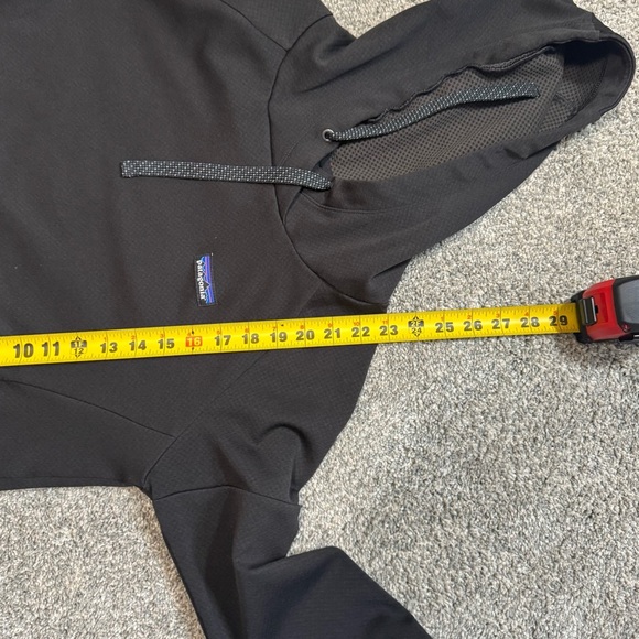 Women’s Patagonia Quiet Ride Black Pullover Hoodie Size M Outdoor Hiking - Picture 6 of 6